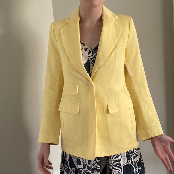 Banana Republic Blazer - Size 0 petite - Picture 5 of 6